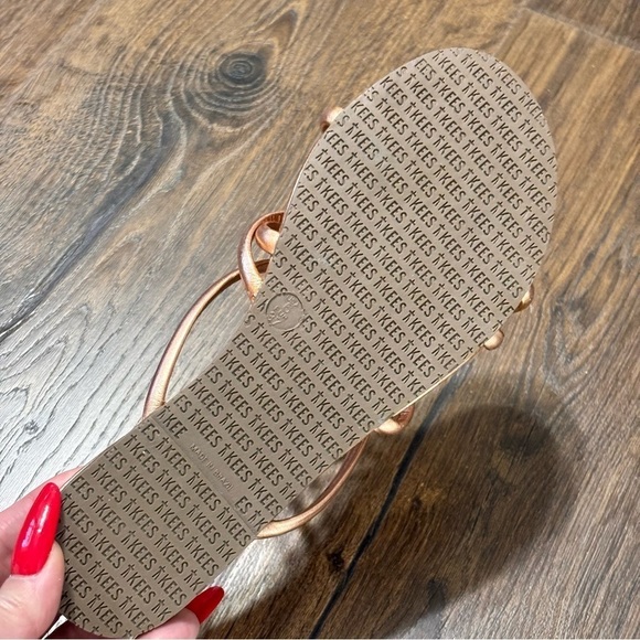 Tkees nwot rose gold sandal size 6 - Picture 5 of 5